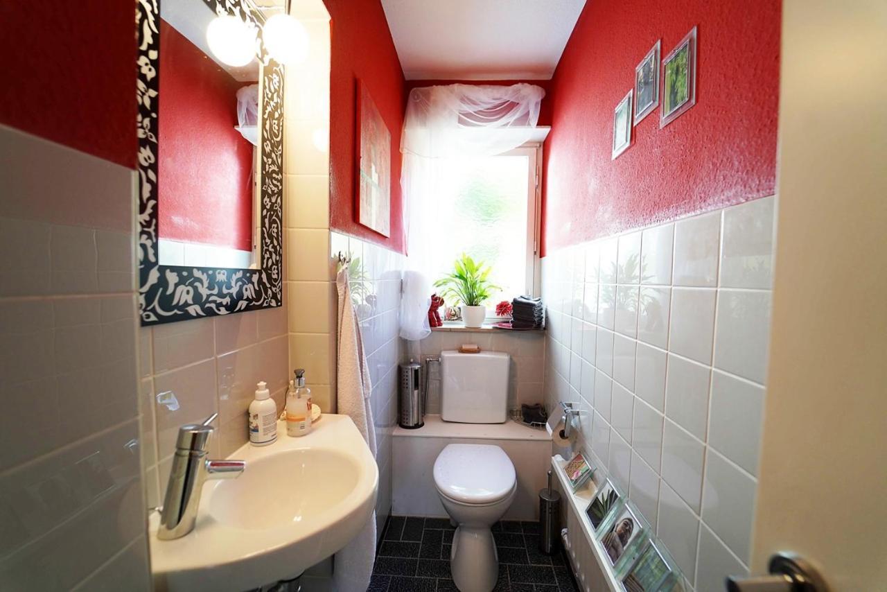 Ferienwohnung Im Haus Lotus Mit Grossem Balkon Und Garten Bad Urach Exterior foto