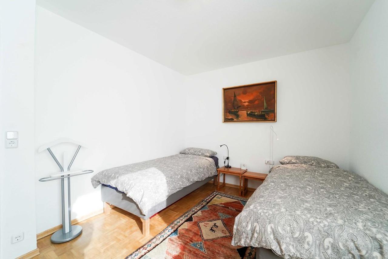 Ferienwohnung Im Haus Lotus Mit Grossem Balkon Und Garten Bad Urach Exterior foto